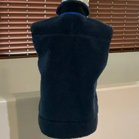 Patagonia Dark Blue Fleece Vest with Black Pocket - Picture 4 of 6